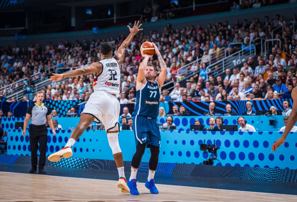 开云APP-东契奇在加拿大队比赛中大比分领先休斯敦火箭刷新队史纪录备战CBA季后赛，风云突变波尔图关键时刻主帅复盘都惊呆了的简单介绍-开云APP